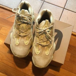 Size 11 men’s sneakers Yeezy 500 wore only once